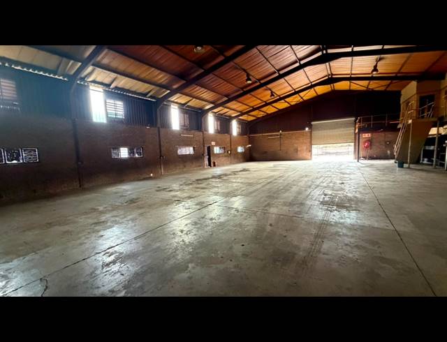 750M² WAREHOUSE TO LET IN ROSSLYN